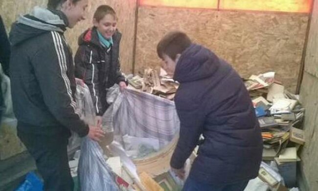 Варвары "ЛНР" отправляют Тараса Шеченко на свалку (фото)