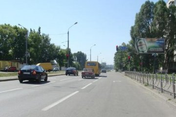 На столичной улице ограничили движение транспорта 