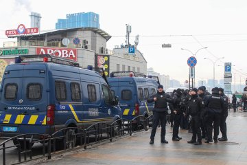 У Києві орудує небезпечна банда кишенькових злодіїв, постраждали десятки: запам'ятайте ці обличчя