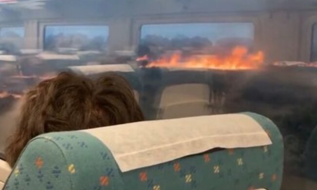 Пожежа навколо поїзда: скрін з Twitter