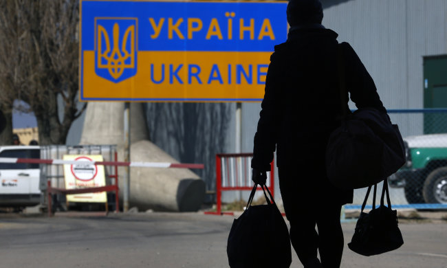 Стало відомо, наскільки заробітчани розгодували бюджет України: цифри неприємно шокують