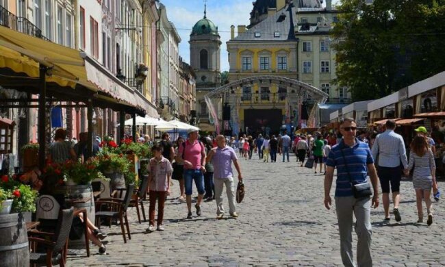 У Львові коханці зробили "це" прямо посеред вулиці