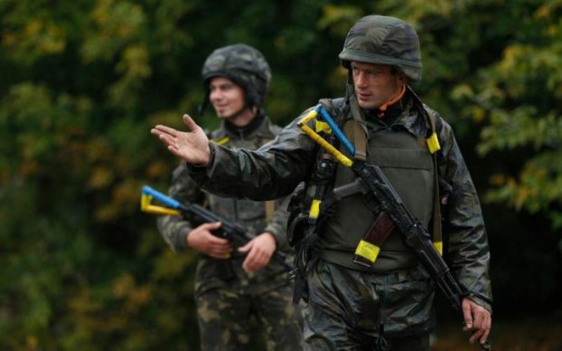 Дрессируют по полной! Наши защитники заставили оккупантов учить украинский гимн
