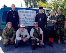 До бійців на Луганщині завітали священики та рок-музиканти (фото)