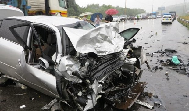 У Києві Porsche Cayenne виїхав на зустрічну: загинули дві людини (фото)
