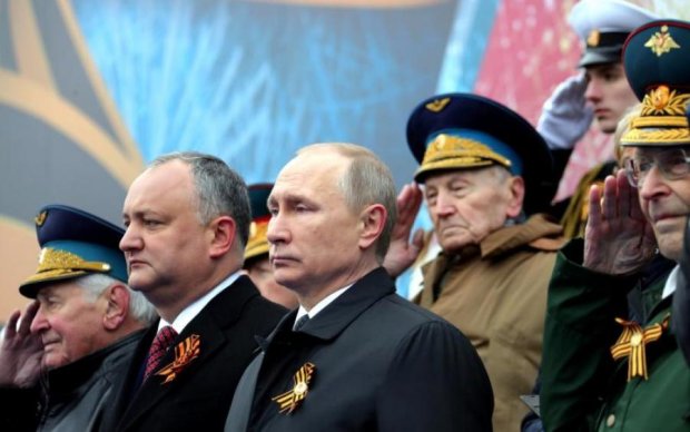 Ветеран, геть звідси: Путіну довелося публічно вгамовувати своїх гамадрилів