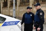 Неадекватні відвідувачі перетворили київське кафе на полігон, є постраждалі