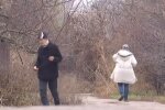 Люди на улице, скриншот: Youtube