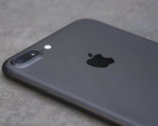 Apple знову загрузла в судових розборках