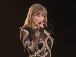 Тейлор Свіфт, кадр з виступу