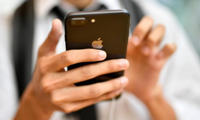 Власників iPhone атакували підступні хакери: що потрібно знати
