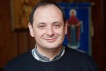 Марцінків на велосипеді застряг на вузькій вуличці Франківська