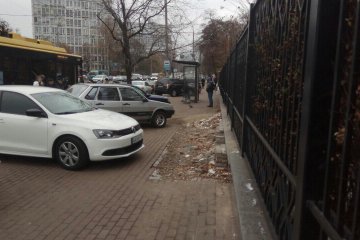 паркування на тротуарах