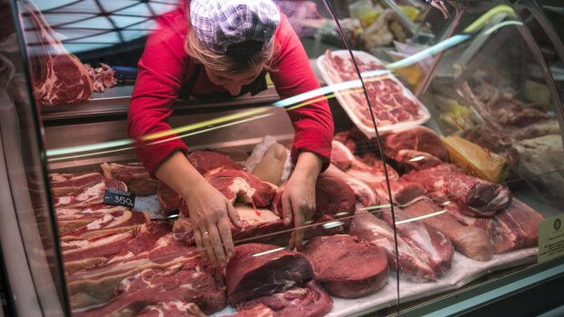 Ціни на м'ясо насильно зроблять з українців вегетаріанців: жуйте травичку