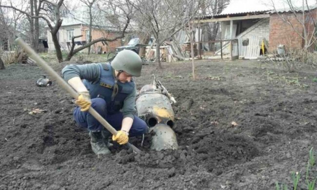 Копы схватили диверсантов с российским оружием (фото)