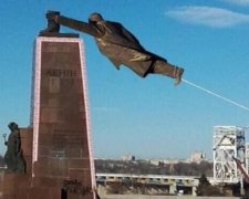 У мережі висміяли дводенний демонтаж Леніна в Запоріжжі