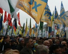 Налякав мітингами: Саакашвілі намагаються видворити з України