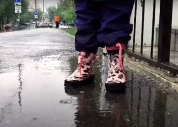 дождливая погода, скриншот из видео