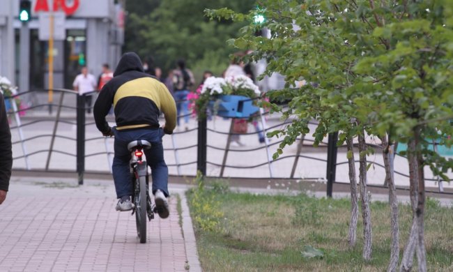 "Потрапляв до в'язниці чотири рази": у Києві на гарячому спіймали крадія-невдаху