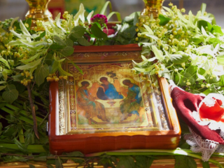 Трійця, зображення з вільних джерел