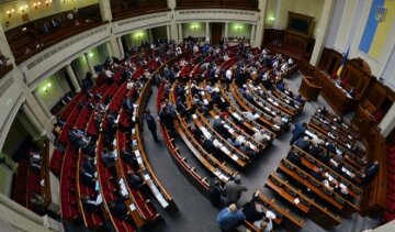 Рада одобрила возвращение денег Януковича