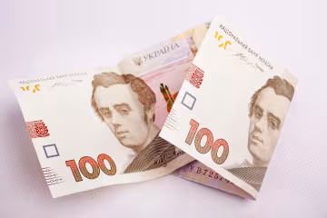 Нова банкнота 100 гривень з патріотичним гаслом