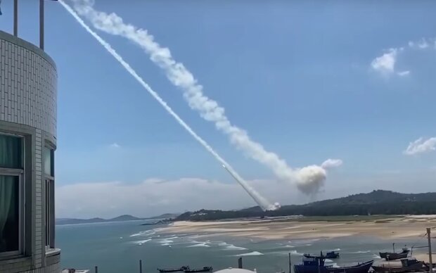 Пуски ракет у бік Тайваню. Фото: скрін youtub