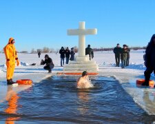 Водохреще, фото з вільних джерел