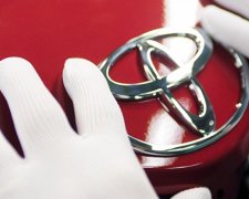 Toyota скористалася скандалом у Volkswagen та стала світовим лідером