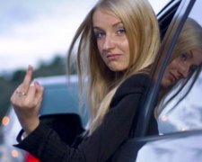 Равнодушие и хамство: украинцам напомнили, с кого начинаются изменения