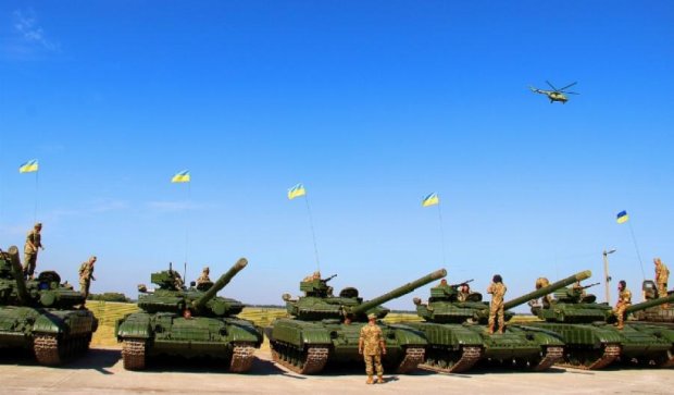 Армия получит десятки танков, САУ и «Хаммеров» ко Дню Независимости (фото)
