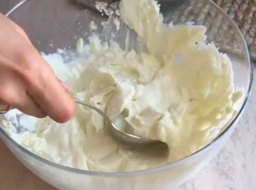 Сирно-маковий пиріг, кадр з відео