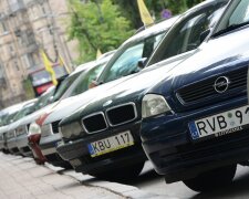 За що можуть штрафувати євробляхерів: команда Зеленського оприлюднила повний список