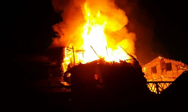 Пожежа у Києві закінчилася моторошним побоїщем: озвірілий господар зустрів рятувальників кулями