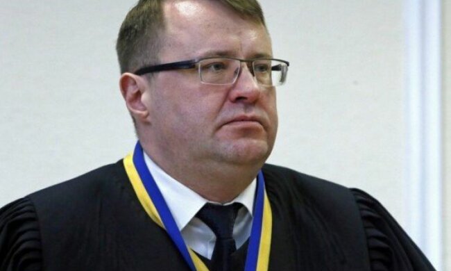 СМИ: Судья Белоцерковец спит с несовершеннолетними - Демократична сокира