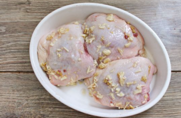 Бедрышки с хурмой, кадр из видео