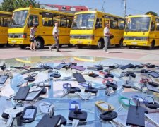 Корупційний рекорд: львівські чиновники нажилися на шкільних автобусах