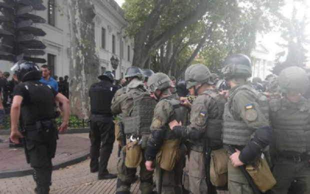 Одеську мерію штурмували “активісти” Кадорр Груп – ЗМІ