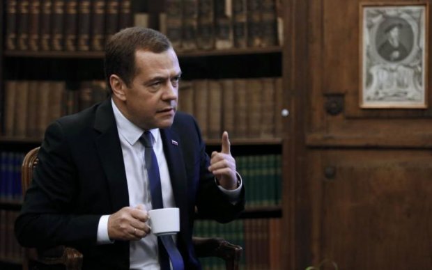 История с трусами Медведева превратилась в сериал