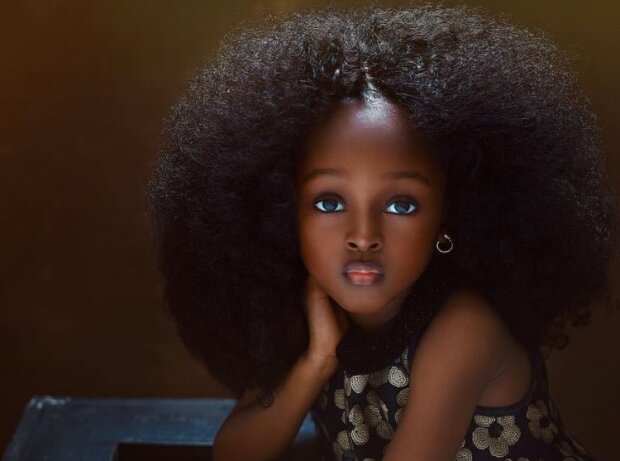 Маленька красуня з Нігерії підросла, колишню крихітку не впізнати: "Бачу сильну жінку"
