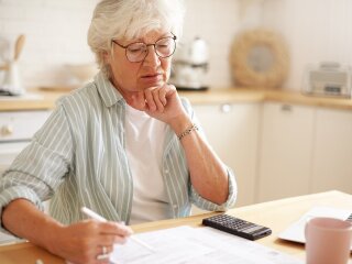 Пенсіонерка / фото: Freepik