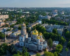Подарунок окупантам: прапор України піднявся над Сімферополем під звуки гімну