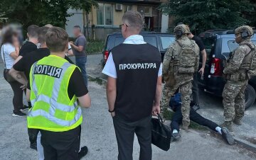 Затримання організаторів нелегального перетину кордону
