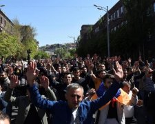 Майдан у Єревані: лідера протестуючих кинули за ґрати