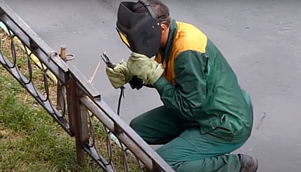Черновчанин сел на "электрический стул" на работе - трагедия всколыхнула все село