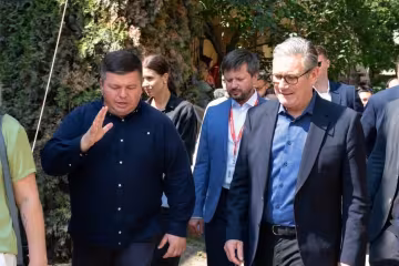 Візит солідарності та підтримки: Прем-міністр Великої Британії Кір Стармер відвідав Подільський район столиці