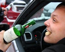 Украинские копы придумали изощренное наказание для нетрезвого водителя