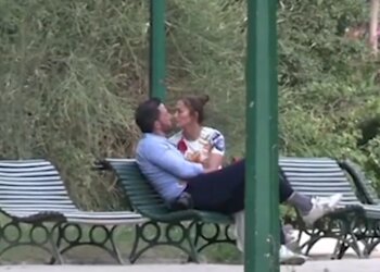Бен Аффлек та Дженніфер Лопес, кадр з відео