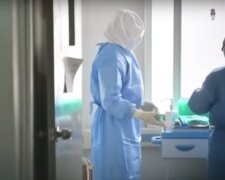 Киян першими в Україні "посадять на голку", вакцина від китайського вірусу на підході