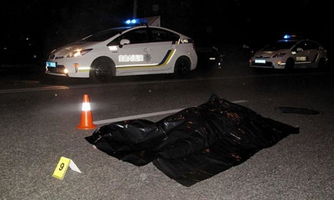 Пьяный водитель в Киев сбил молодую пару на тротуаре (фото)